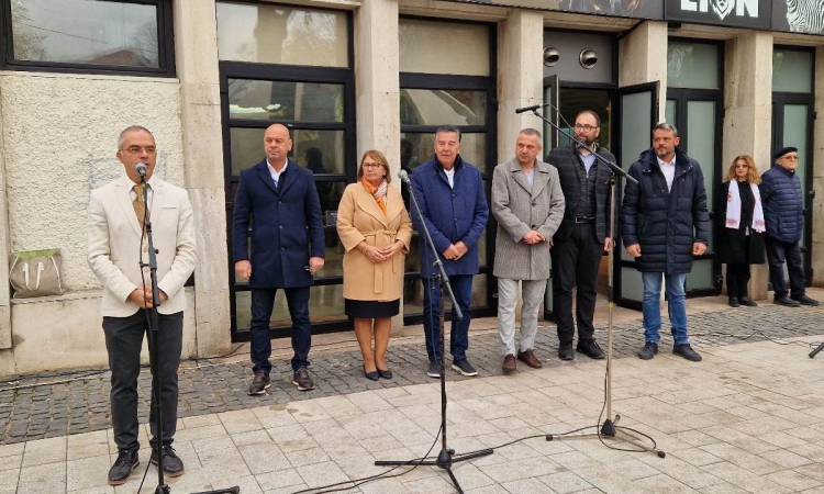 В Пловдив откриха първото в България зоокафе