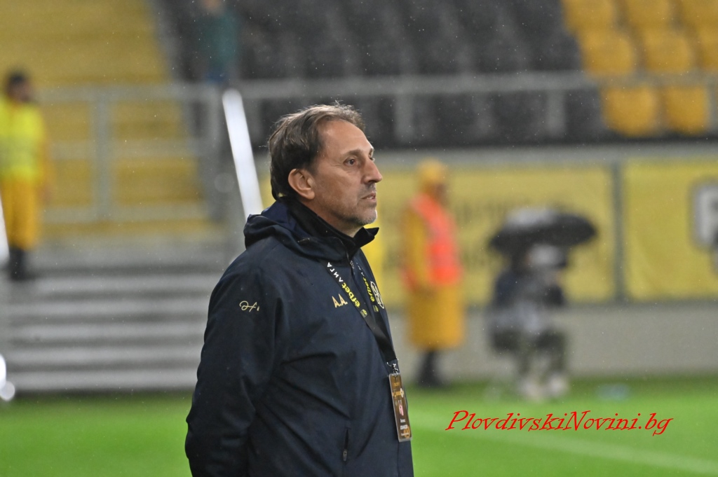 Атанас Атанасов: Доволен съм от влагането на футболистите