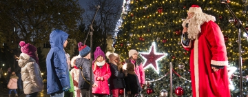 Коледната магия завладява Пловдив с множество концерти, базари и леден парк