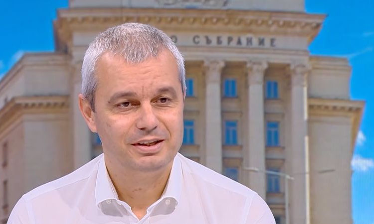 Костадинов: Надявам се протестите утре да са в стила на „Възраждане“, а не с розови прасета-касички