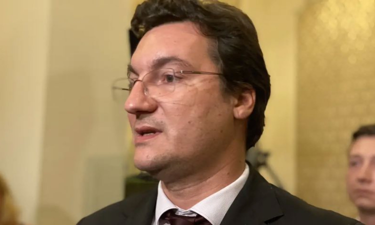 Крум Зарков: Изглежда БСП е безскрупулно употребявана в някакво надлъгване между двамата главатари на мнозинството