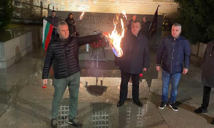 В цялата страна ВМРО с акции за 106 г. от Ньойския диктат