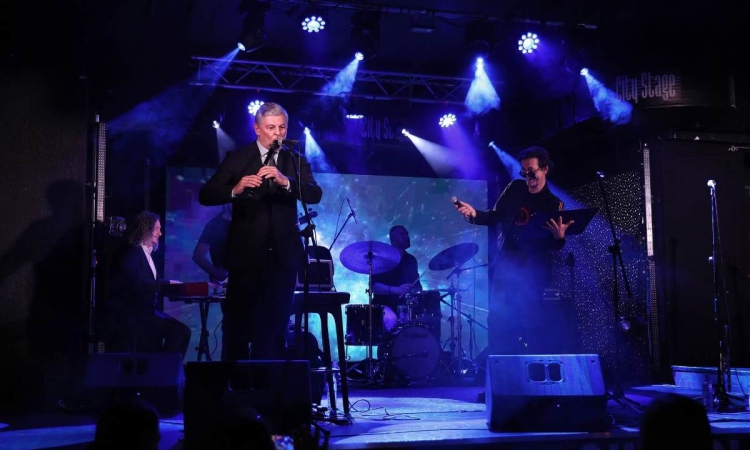 Теодосий Спасов и приятели гарантират предколедно настроение с концерт в Bee Bop Café