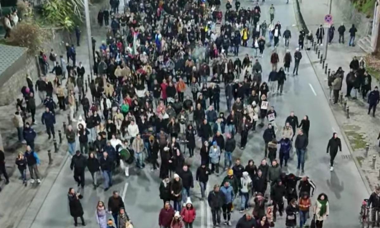 С протестно шествие хиляди преминаха през булевардите в Пловдив