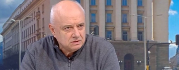 Васил Тончев: Вече площадът ще определя дневния ред, а политиците ще трябва да се съобразят и да вървят с него
