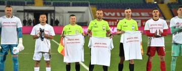 ЦСКА и Локомотив показаха подкрепата си към Любо Пенев