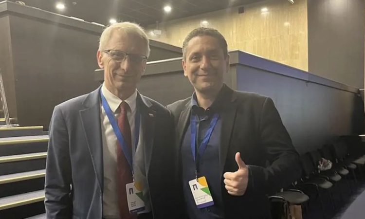 Александър Русанов напусна ръководството на ПП и заяви: От години твърдим, че се борим с прасето и тиквата, а днес гласуваме заедно с тях