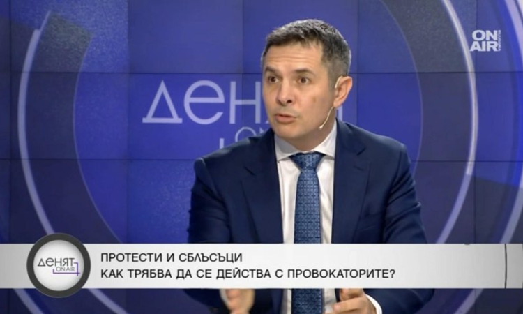 Филип Гунев: На протеста имаше платени хора, спирането на тока не беше случайно