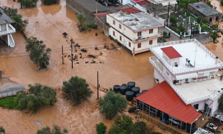 Наводнения, свлачища и щети в Гърция