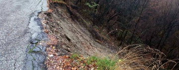 Разчистиха свлачището между Асеновград и Смолян