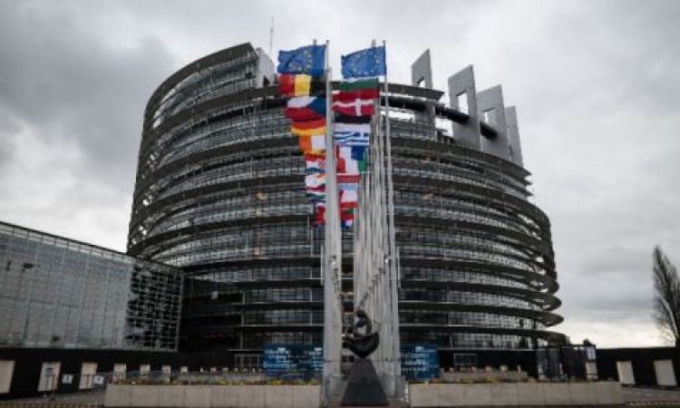 Пратките от Temu, AliExpress и Shein вече с мито от 3 евро