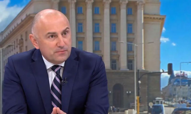 Любомир Каримански: Идеята за отлагане на еврото е несериозна и невъзможна