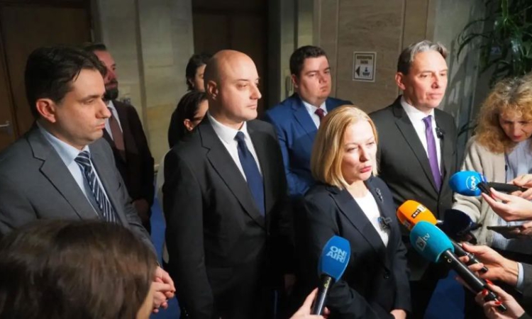 Надежда Йорданова: Кабинет с участие на ПП-ДБ сега е невъзможен, ще върнем мандата