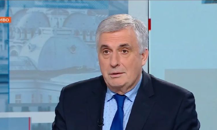 Ивайло Калфин за протестите: Надменността си има цена и се плаща, младите хора искат да са свободни