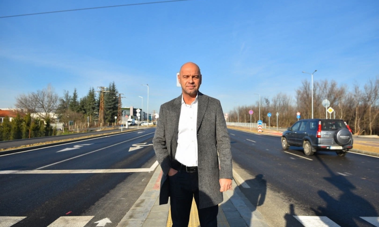 Откриха обновената част от Голямоконарско шосе