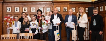 Украински деца поздравиха кмета Костадин Димитров за Коледа