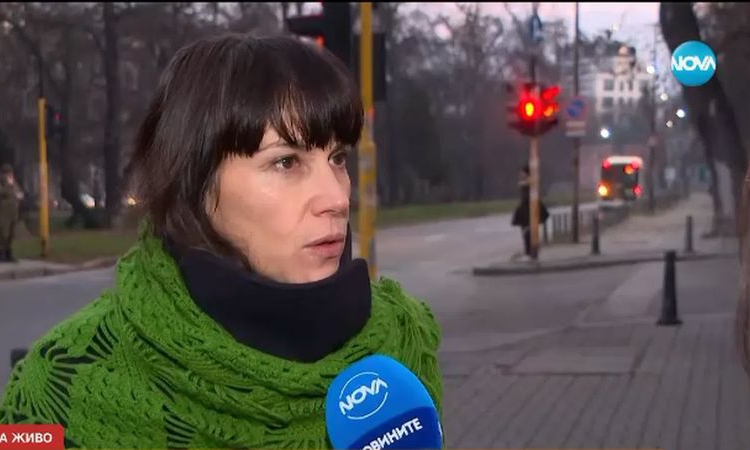 Жена заложи капан и залови мъже, които опитват да отворят колата ѝ отново