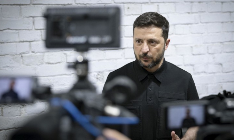 Зеленски допусна, че Китай предоставя космическо разузнаване на Русия