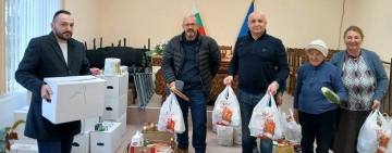 Младежите от Интеракт и Ротаракт с мащабна благотворителна кампания „Купи и дари“ в Община Марица