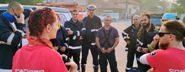 Пожарникари спасиха момче, паднало от скала край Бойково