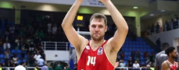 Везенков и Олимпиакос удариха Панатинайкос в гръцкото дерби в Евролигата