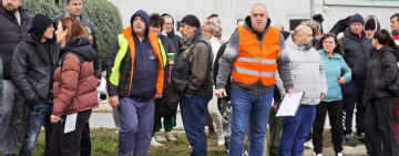 Стотици блокираха Нова Загора след двойна смърт на пътя