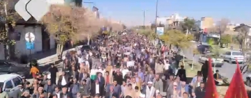 Продължават масовите протести в Иран: властите ограничиха достъпа до интернет