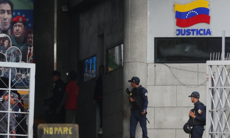 Венецуела освободи "голям брой" затворници