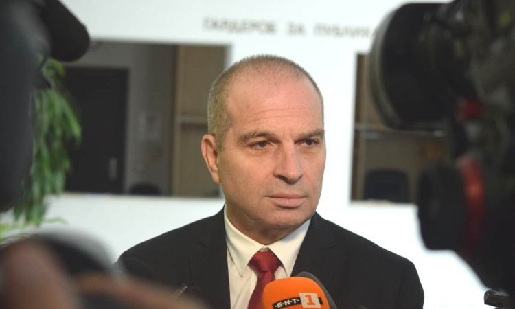 Държавата затяга контрола върху транспорта