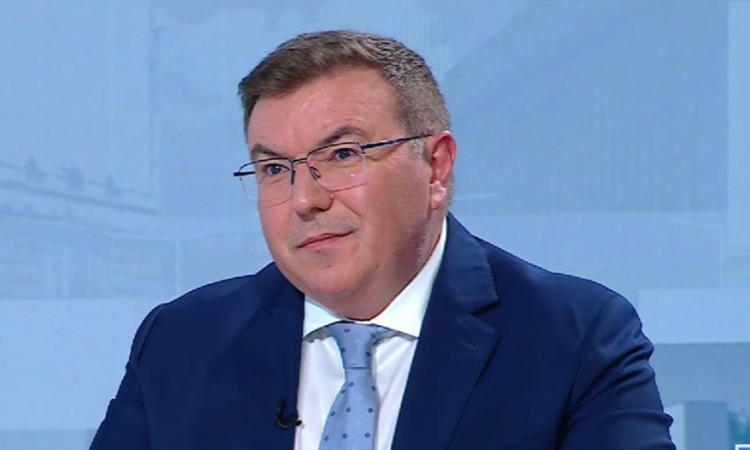 Костадин Ангелов: Радев обслужва Путин и Русия! Той е некомпетентен!