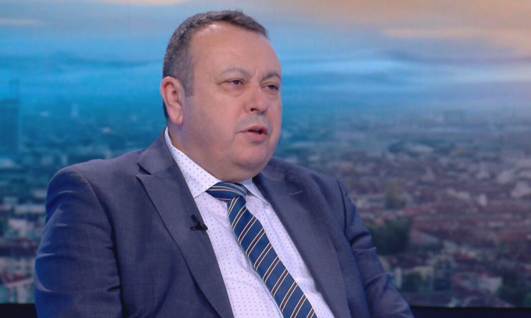 Хамид Хамид за обръщението на Радев: Завалията!