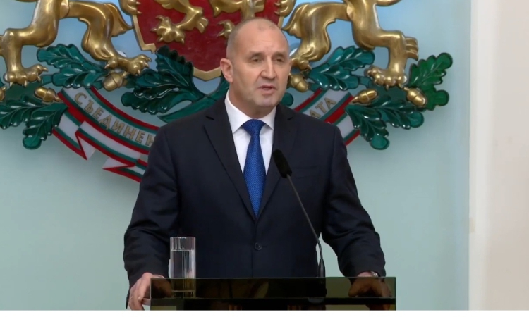 Конституционният съд прие оставката на Радев, Йотова е първата жена президент