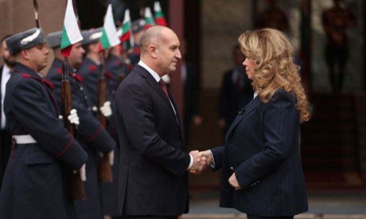 Гълъб Донев и Димитър Стоянов напуснаха президенството заедно с Румен Радев