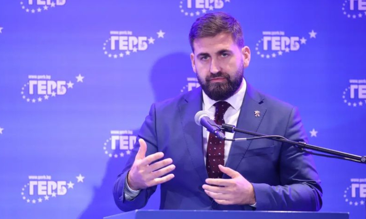 Андрей Новаков за промените при летене със самолет: Предстоят ни много тежки преговори