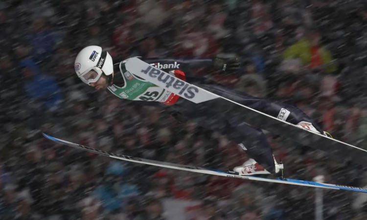 Зографски с класиране за историята на Световното по ски полети