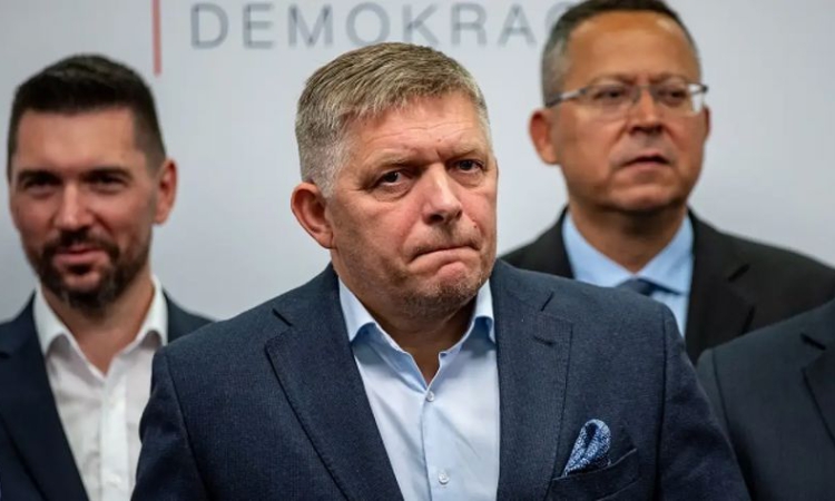 Премиерът Фицо: Словакия трябва да отхвърли поканата за присъединяване към Съвета за мир на Тръмп