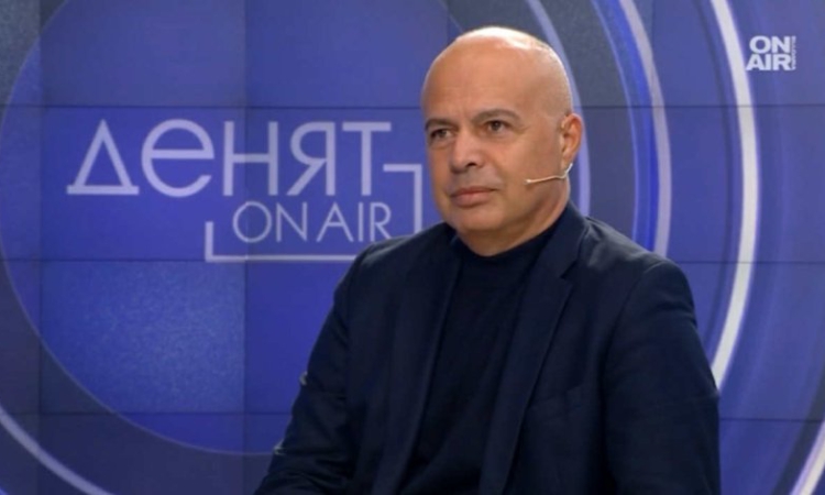 Георги Свиленски: Важно е Радев да каже дали ще работи ли с Борисов и Пеевски