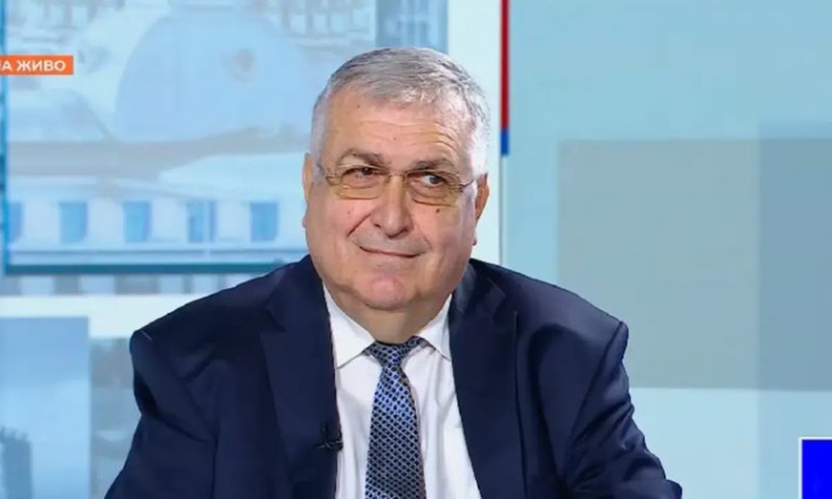 Проф. Георги Близнашки: Румен Радев е основната заплаха за демокрацията в България