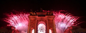 От „Сан Сиро“ до Алпите: олимпийският огън беше запален от Томба и Компаньони за началото на Зимните игри