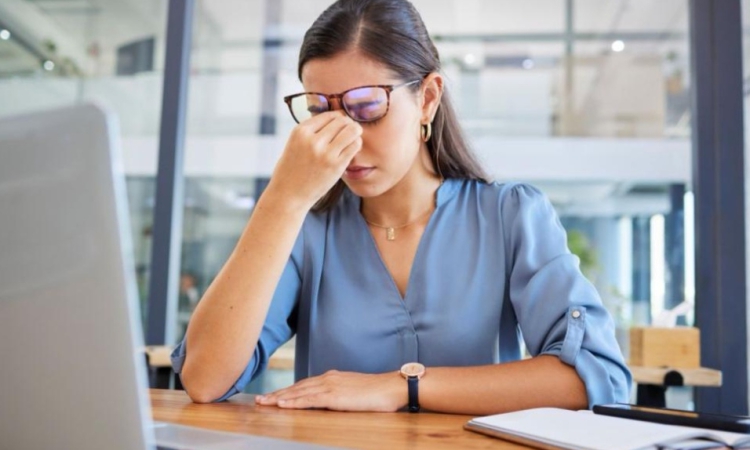 Парадоксът на модерния човек: Защо сме все по-уморени, а уж всичко ни е „по-лесно“