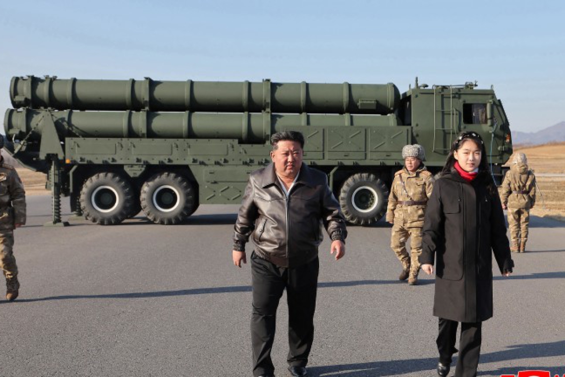 Ким Чен-ун методично подготвя дъщеря си за свой наследник