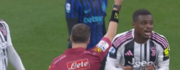 Шефовете и треньорът на Ювентус скочиха на рефера