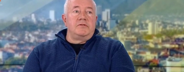 Харалан Александров: Радев е като електорална прахосмукачка – събира и дебелее