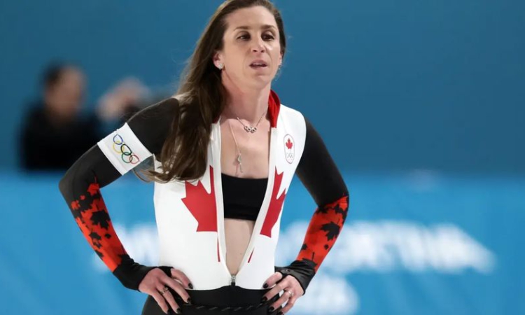 Канадска състезателка също показа сутиена си на Зимните олимпийски игри