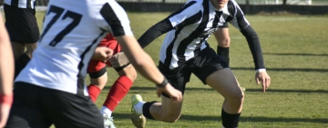 Равенство между Локомотив II и Розова долина