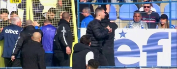 Кабаков вбеси Спартак Варна - феновете на ''соколите'' с опит за нахлуване (ВИДЕО)