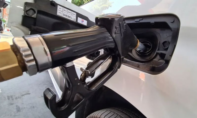 Ударите на САЩ и Израел срещу Иран вдигат с поне 10% цената на дизела и бензина у нас