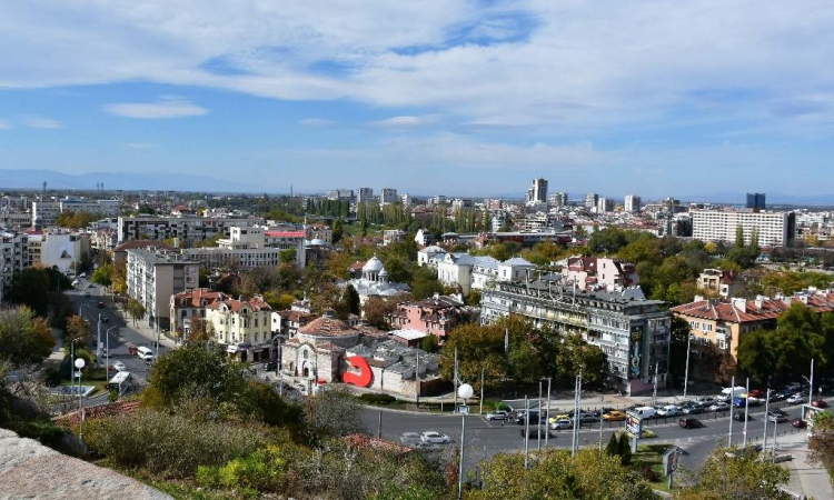 Времето на 3 март: Слънце следобед и температури до 17°