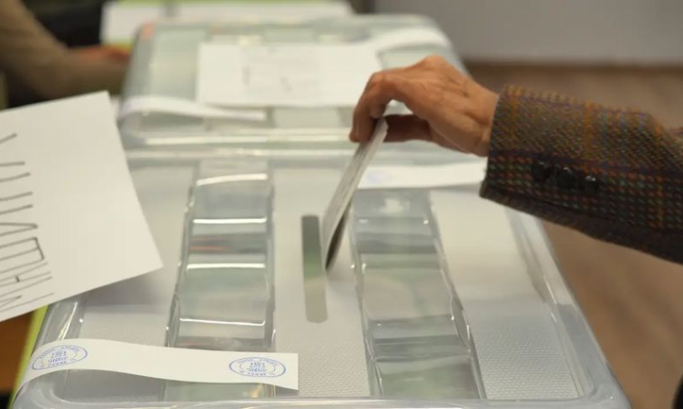 Първи сигнали за нарушения преди изборите