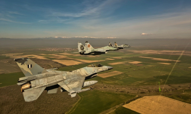 Запрянов: Повишена е готовността на системите за противовъздушна отбрана по Източния фланг